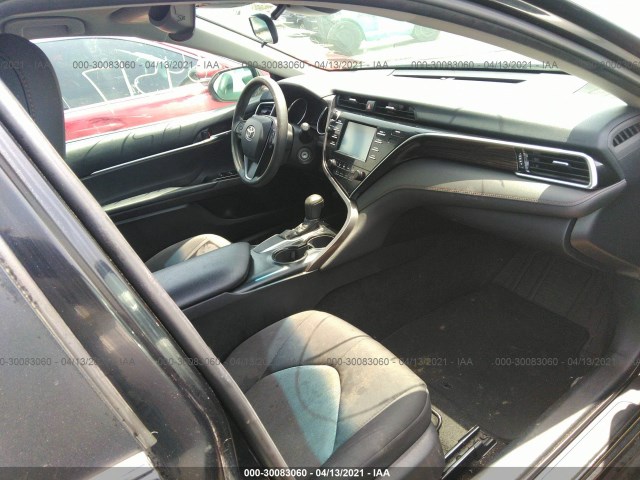 Photo 4 VIN: 4T1B11HK3JU060166 - TOYOTA CAMRY 