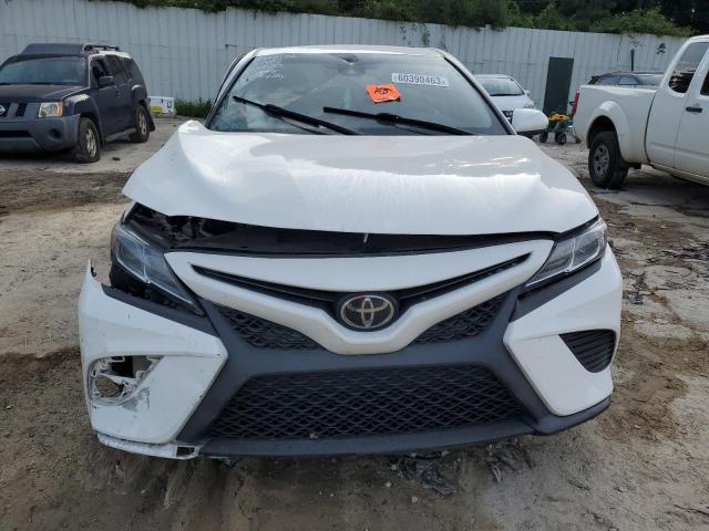 Photo 4 VIN: 4T1B11HK3JU076559 - TOYOTA CAMRY 