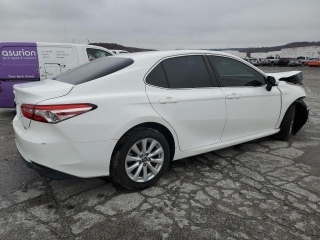 Photo 2 VIN: 4T1B11HK3JU101511 - TOYOTA CAMRY 