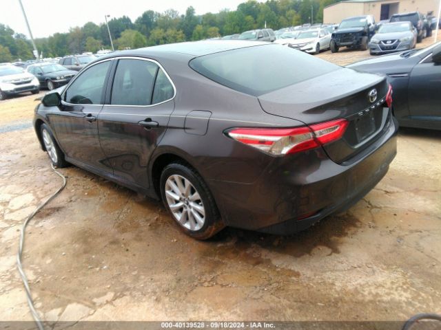 Photo 2 VIN: 4T1B11HK3JU112248 - TOYOTA CAMRY 