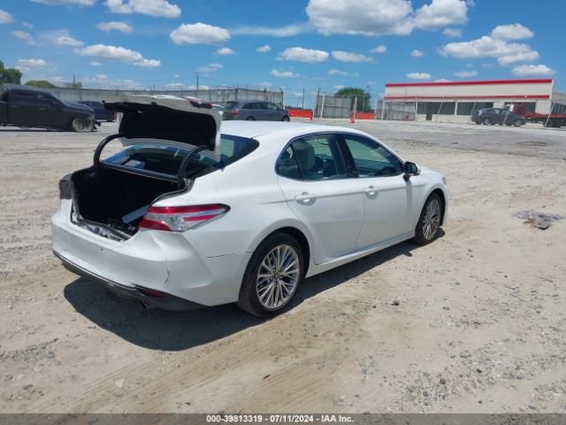 Photo 3 VIN: 4T1B11HK3JU115148 - TOYOTA CAMRY 