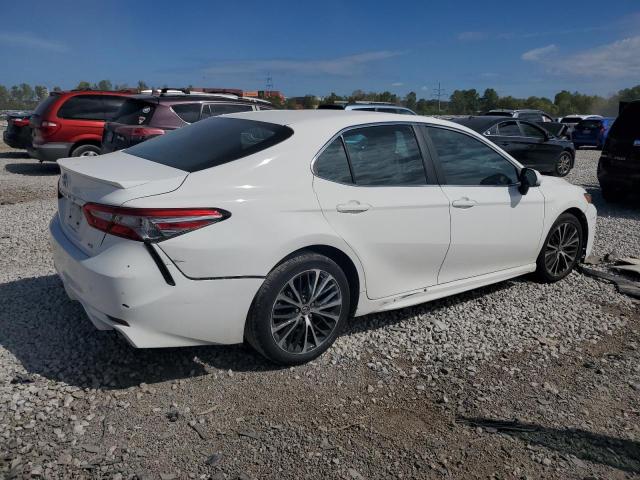 Photo 2 VIN: 4T1B11HK3JU119247 - TOYOTA CAMRY L 