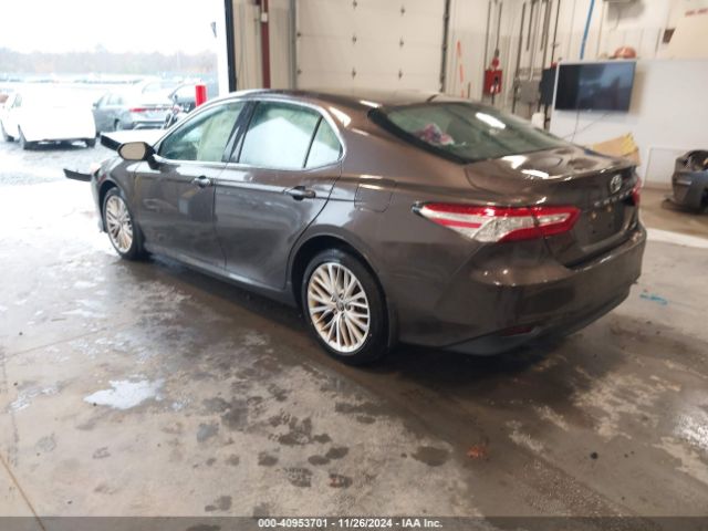 Photo 2 VIN: 4T1B11HK3JU131317 - TOYOTA CAMRY 