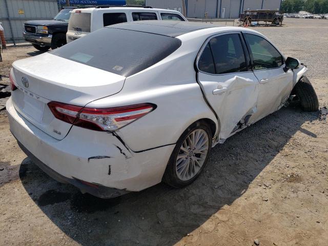 Photo 3 VIN: 4T1B11HK3JU132077 - TOYOTA CAMRY L 