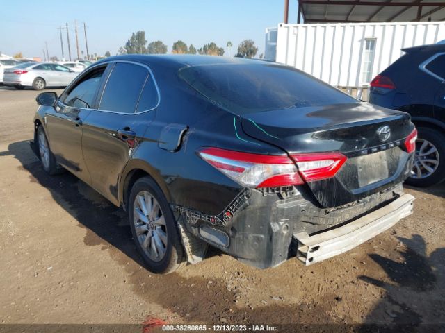 Photo 2 VIN: 4T1B11HK3JU146142 - TOYOTA CAMRY 