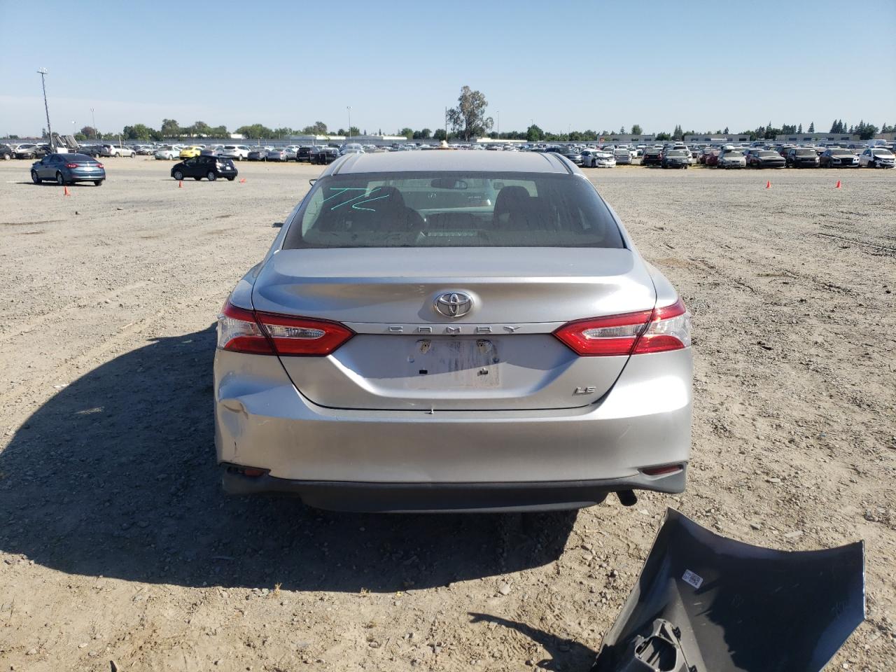 Photo 5 VIN: 4T1B11HK3JU506297 - TOYOTA CAMRY 