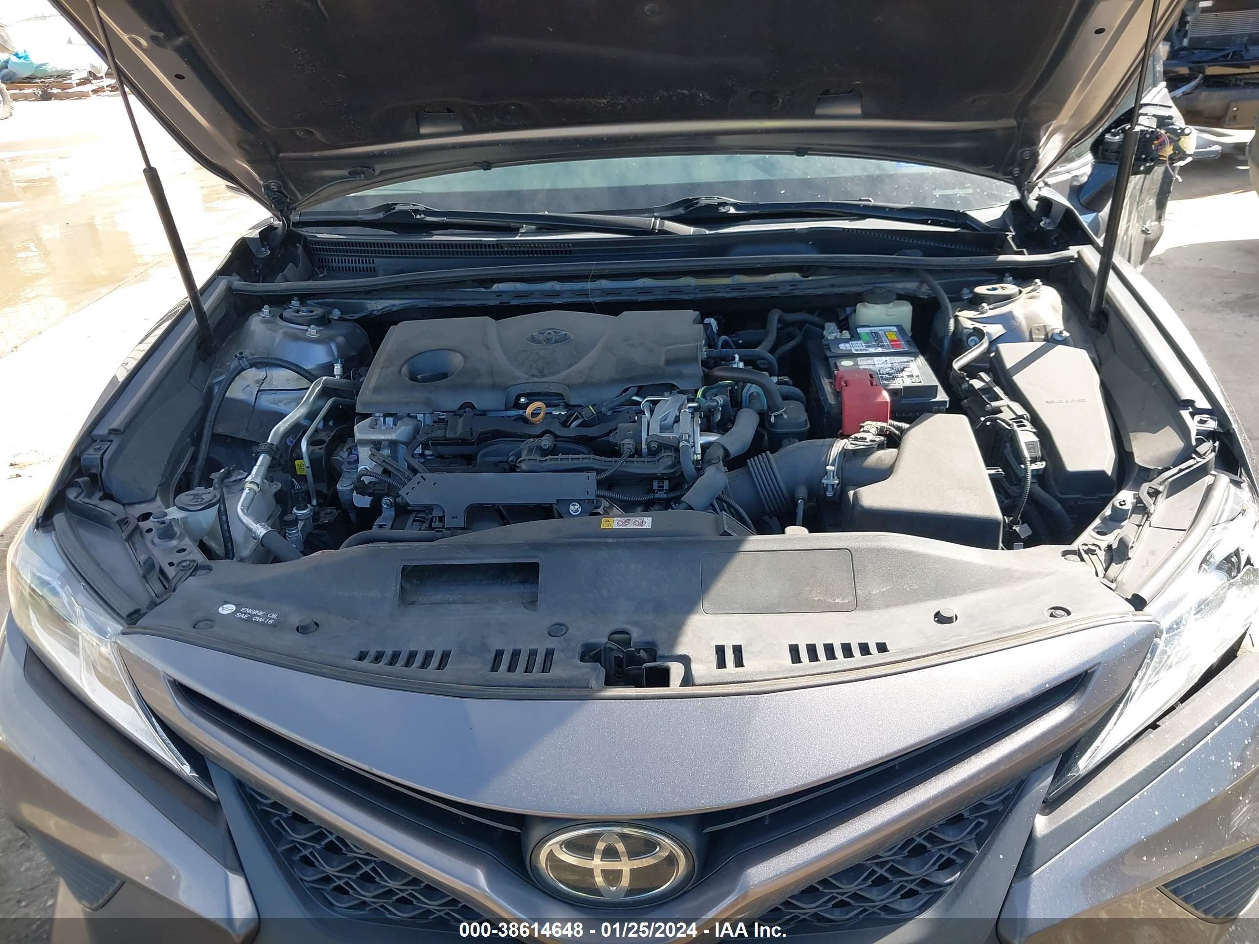 Photo 8 VIN: 4T1B11HK3JU513525 - TOYOTA CAMRY 