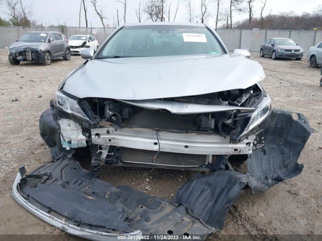 Photo 5 VIN: 4T1B11HK3JU521334 - TOYOTA CAMRY 