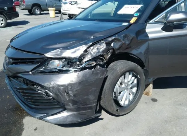 Photo 5 VIN: 4T1B11HK3JU537310 - TOYOTA CAMRY 