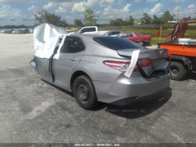 Photo 2 VIN: 4T1B11HK3JU542538 - TOYOTA CAMRY 