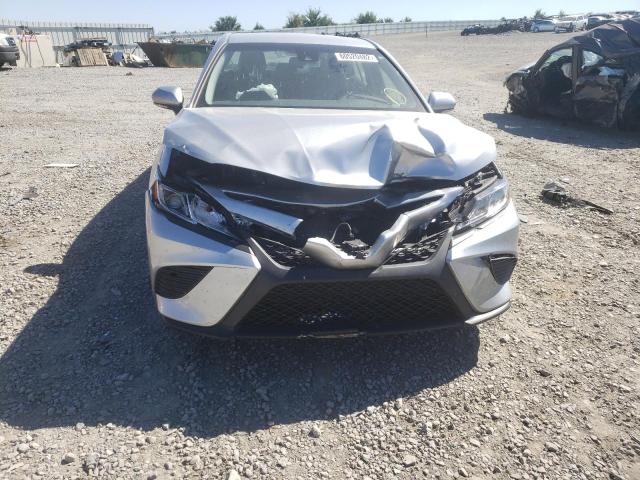 Photo 8 VIN: 4T1B11HK3JU561459 - TOYOTA CAMRY L 