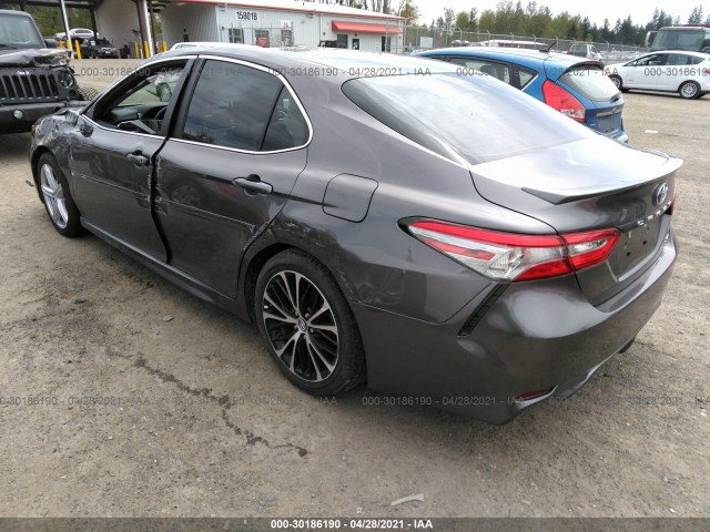 Photo 2 VIN: 4T1B11HK3JU563955 - TOYOTA CAMRY 