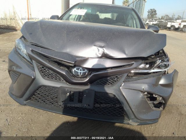 Photo 5 VIN: 4T1B11HK3JU570730 - TOYOTA CAMRY 