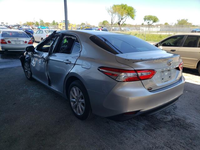 Photo 2 VIN: 4T1B11HK3JU571067 - TOYOTA CAMRY L 