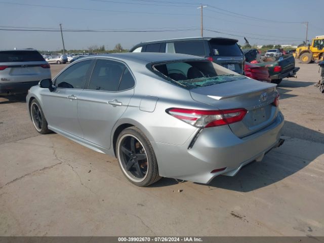 Photo 2 VIN: 4T1B11HK3JU576740 - TOYOTA CAMRY 