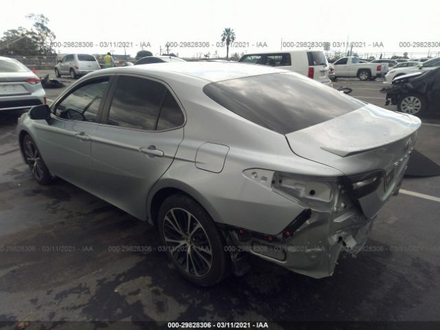 Photo 2 VIN: 4T1B11HK3JU587334 - TOYOTA CAMRY 