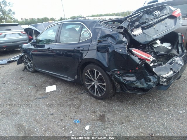 Photo 2 VIN: 4T1B11HK3JU595790 - TOYOTA CAMRY 