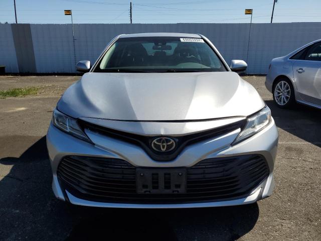 Photo 4 VIN: 4T1B11HK3JU599113 - TOYOTA CAMRY L 