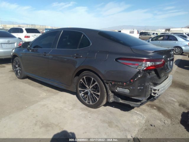 Photo 2 VIN: 4T1B11HK3JU605797 - TOYOTA CAMRY 