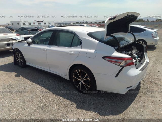 Photo 2 VIN: 4T1B11HK3JU606190 - TOYOTA CAMRY 