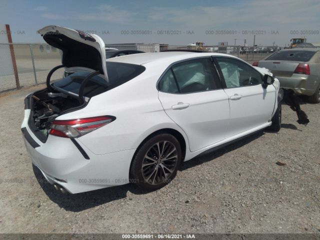 Photo 3 VIN: 4T1B11HK3JU606190 - TOYOTA CAMRY 