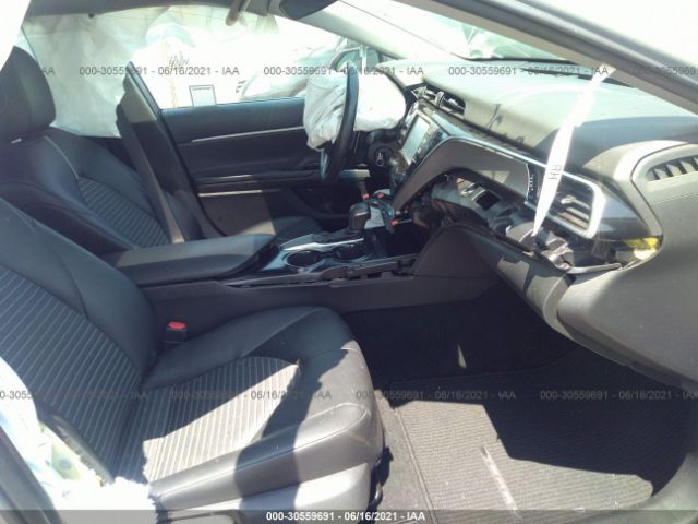 Photo 4 VIN: 4T1B11HK3JU606190 - TOYOTA CAMRY 