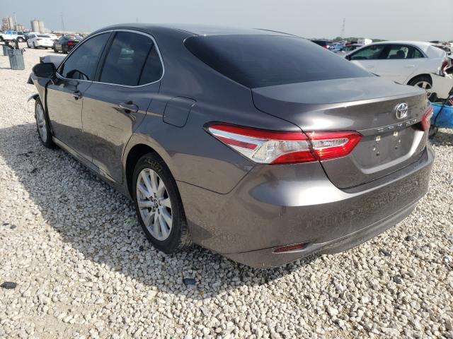 Photo 2 VIN: 4T1B11HK3JU610871 - TOYOTA CAMRY L 