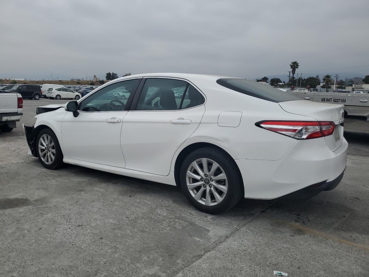 Photo 1 VIN: 4T1B11HK3JU614578 - TOYOTA CAMRY 