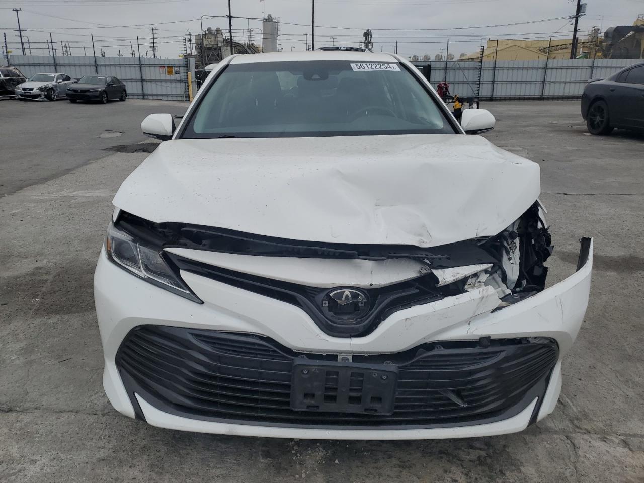 Photo 4 VIN: 4T1B11HK3JU614578 - TOYOTA CAMRY 