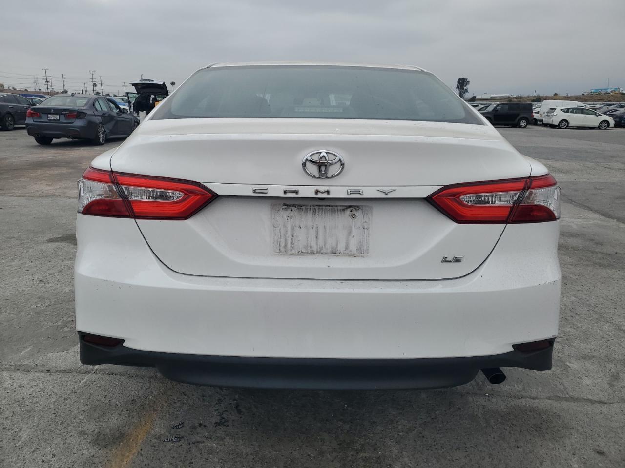 Photo 5 VIN: 4T1B11HK3JU614578 - TOYOTA CAMRY 