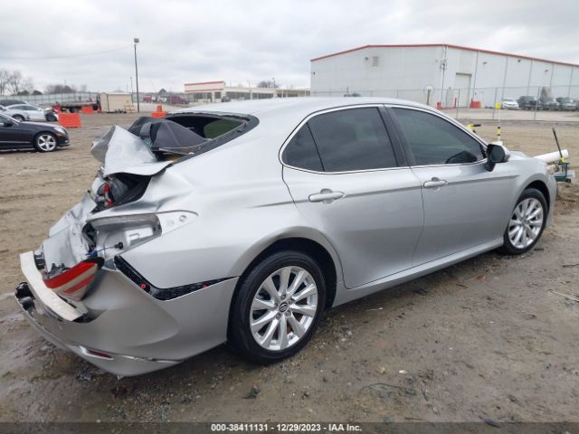 Photo 3 VIN: 4T1B11HK3JU616198 - TOYOTA CAMRY 