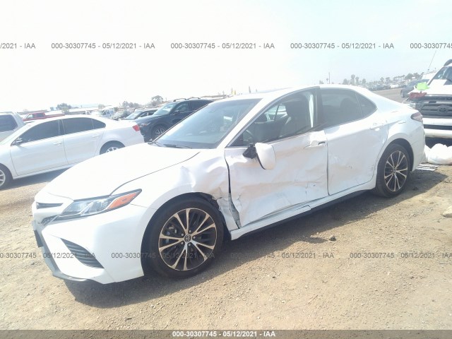 Photo 1 VIN: 4T1B11HK3JU618100 - TOYOTA CAMRY 