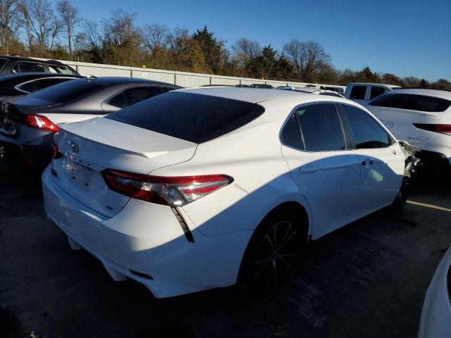 Photo 2 VIN: 4T1B11HK3JU620008 - TOYOTA CAMRY L 