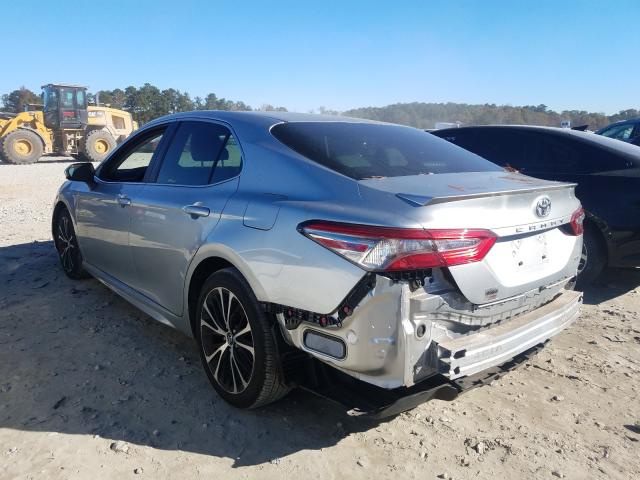 Photo 2 VIN: 4T1B11HK3JU632143 - TOYOTA CAMRY 