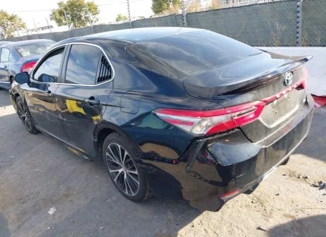 Photo 2 VIN: 4T1B11HK3JU638525 - TOYOTA CAMRY 