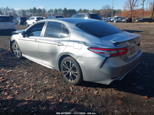 Photo 2 VIN: 4T1B11HK3JU643157 - TOYOTA CAMRY 