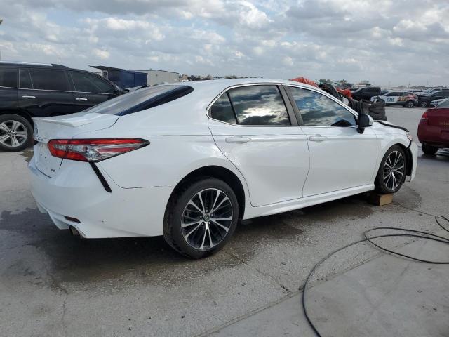 Photo 2 VIN: 4T1B11HK3JU646723 - TOYOTA CAMRY L 