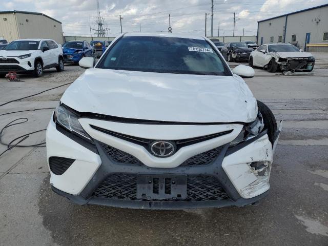 Photo 4 VIN: 4T1B11HK3JU646723 - TOYOTA CAMRY L 