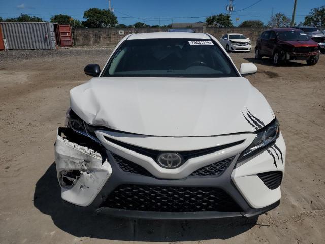 Photo 4 VIN: 4T1B11HK3JU659598 - TOYOTA CAMRY L 