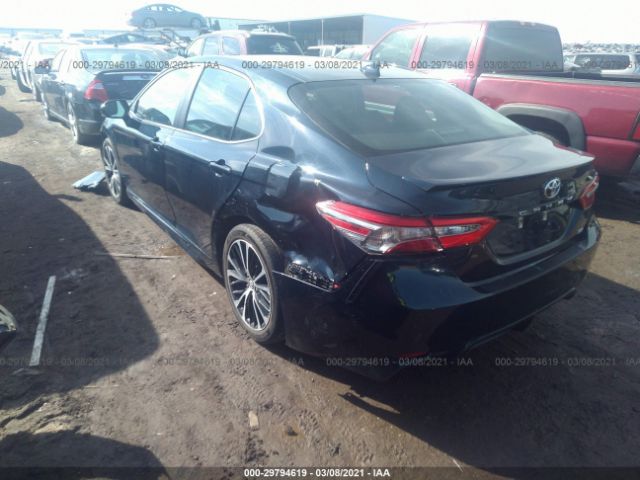 Photo 2 VIN: 4T1B11HK3JU675879 - TOYOTA CAMRY 