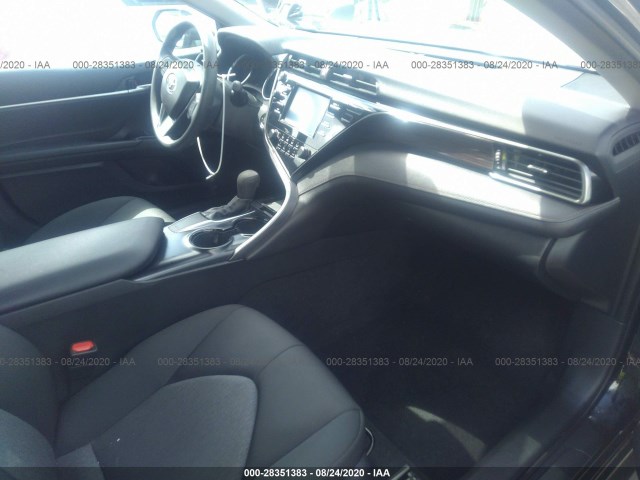 Photo 4 VIN: 4T1B11HK3KU186979 - TOYOTA CAMRY 