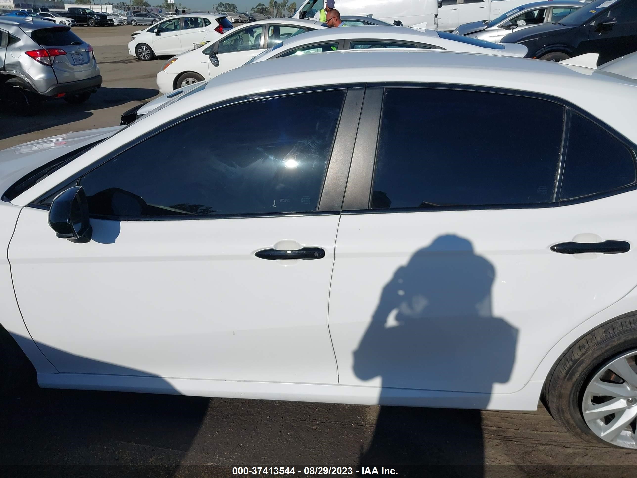 Photo 13 VIN: 4T1B11HK3KU203344 - TOYOTA CAMRY 