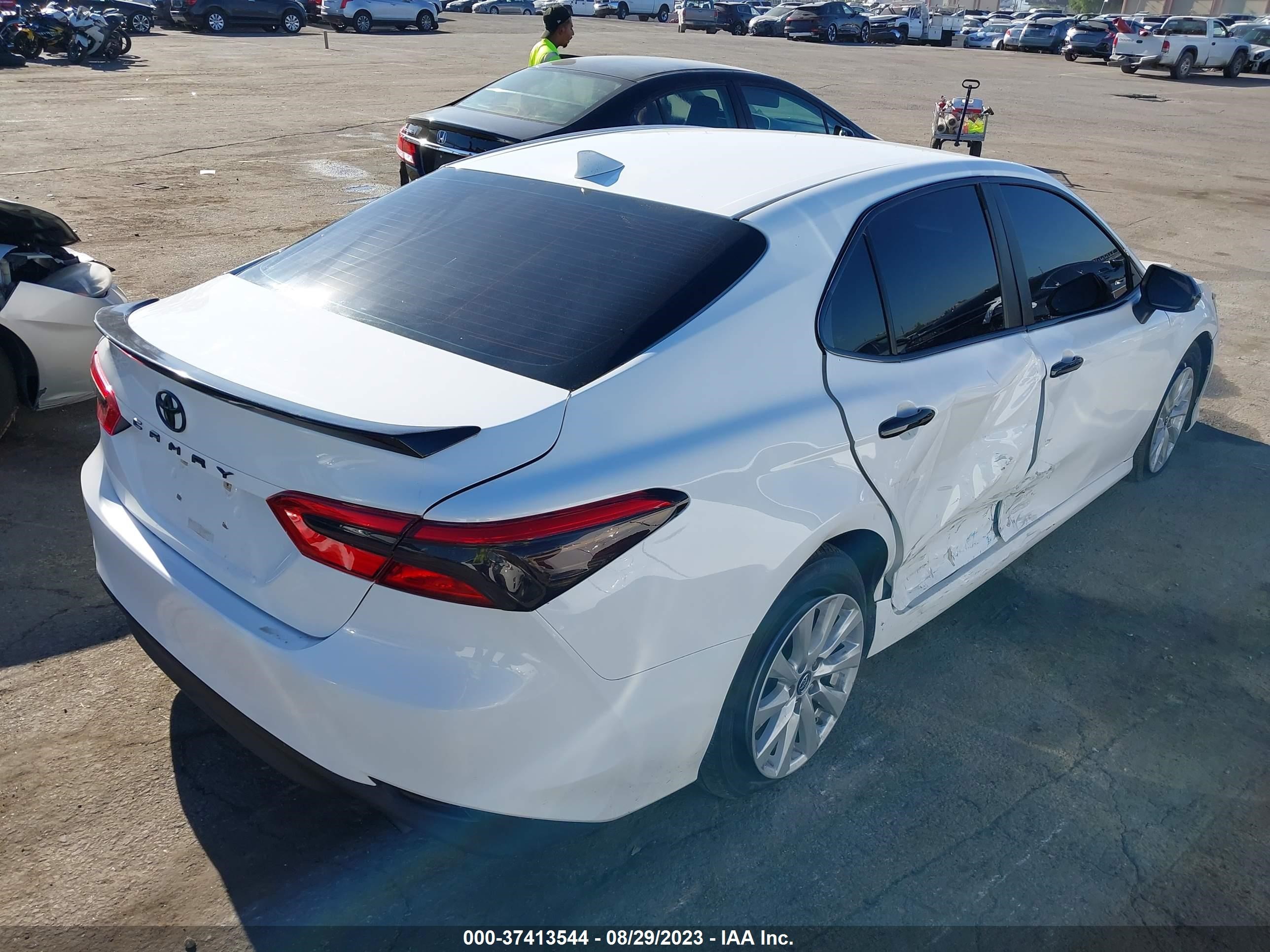 Photo 3 VIN: 4T1B11HK3KU203344 - TOYOTA CAMRY 