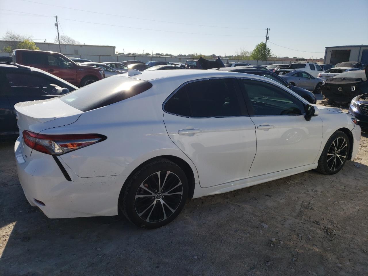 Photo 2 VIN: 4T1B11HK3KU275029 - TOYOTA CAMRY 