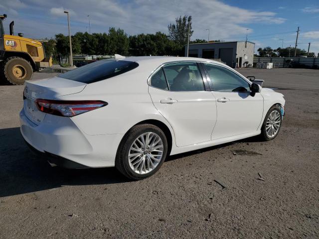 Photo 2 VIN: 4T1B11HK3KU701592 - TOYOTA CAMRY L 