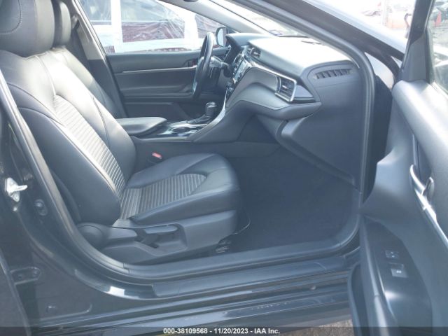 Photo 4 VIN: 4T1B11HK3KU821036 - TOYOTA CAMRY 