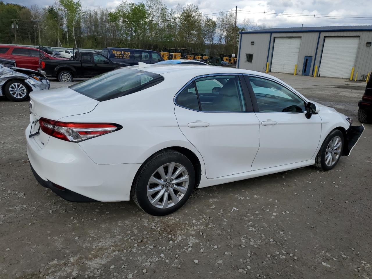 Photo 2 VIN: 4T1B11HK3KU823675 - TOYOTA CAMRY 