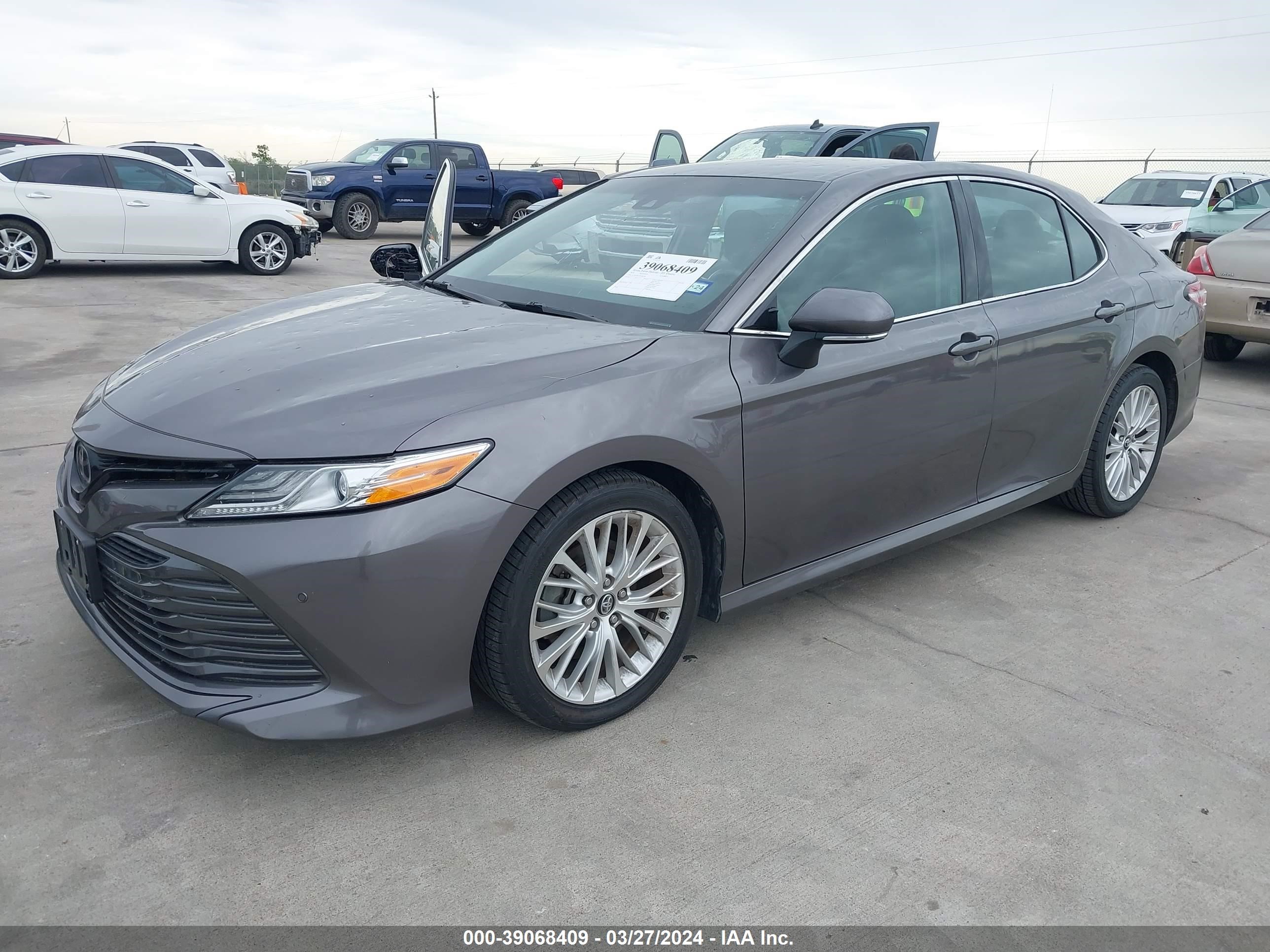 Photo 1 VIN: 4T1B11HK4JU004558 - TOYOTA CAMRY 