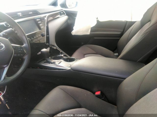 Photo 4 VIN: 4T1B11HK4JU011378 - TOYOTA CAMRY 