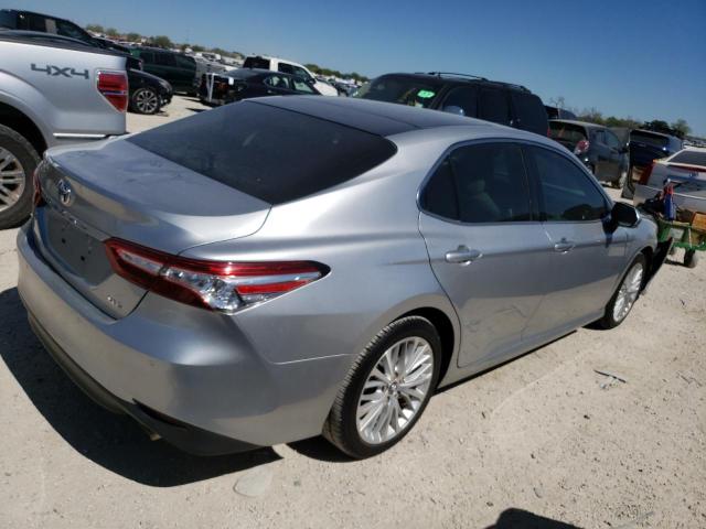 Photo 2 VIN: 4T1B11HK4JU013289 - TOYOTA CAMRY 